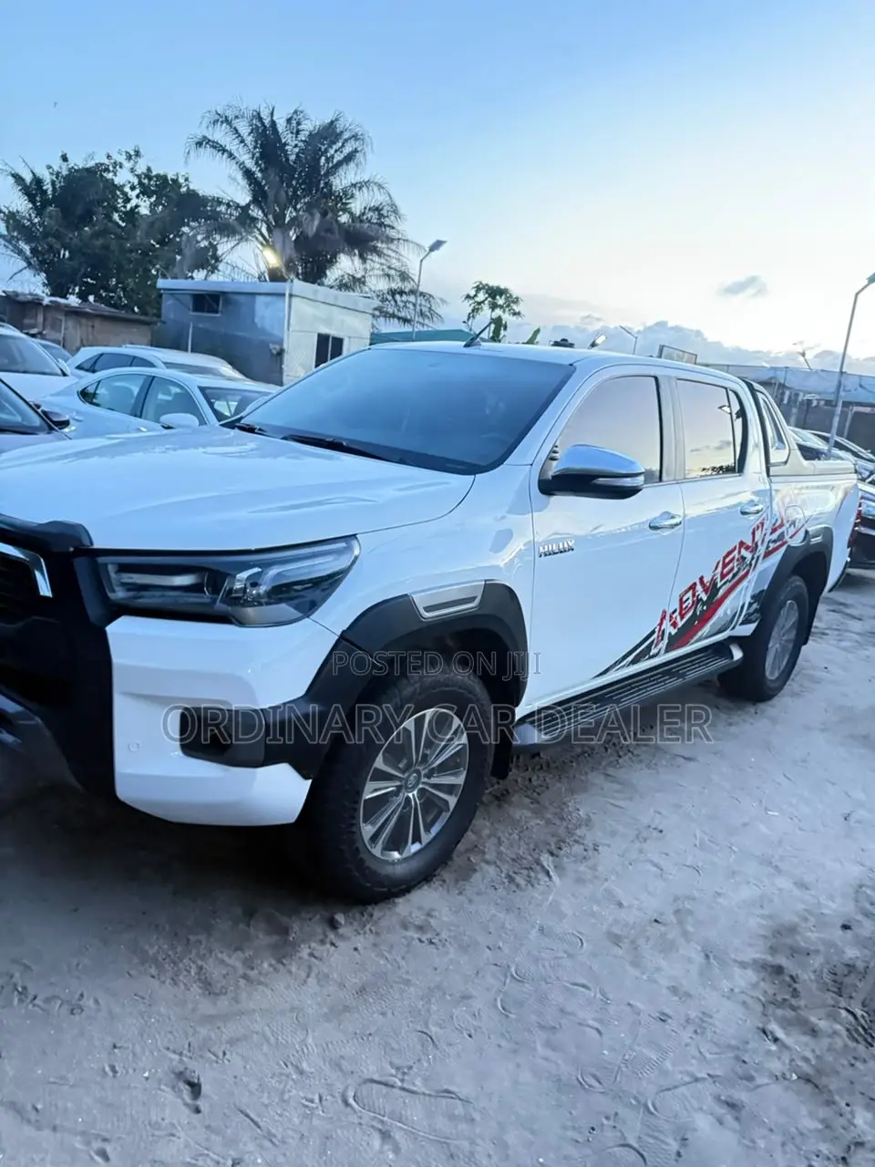 Toyota Hilux SR5+ 4x4 2017 White