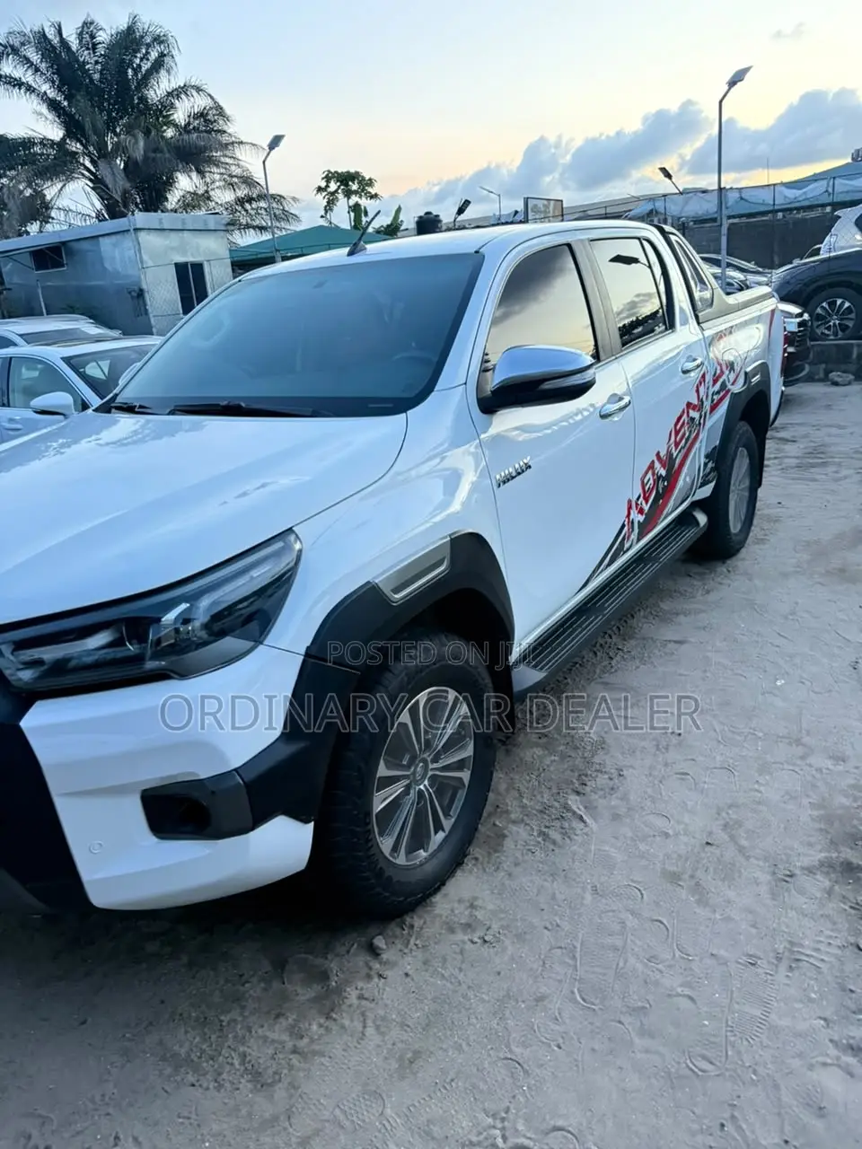 Toyota Hilux SR5+ 4x4 2017 White