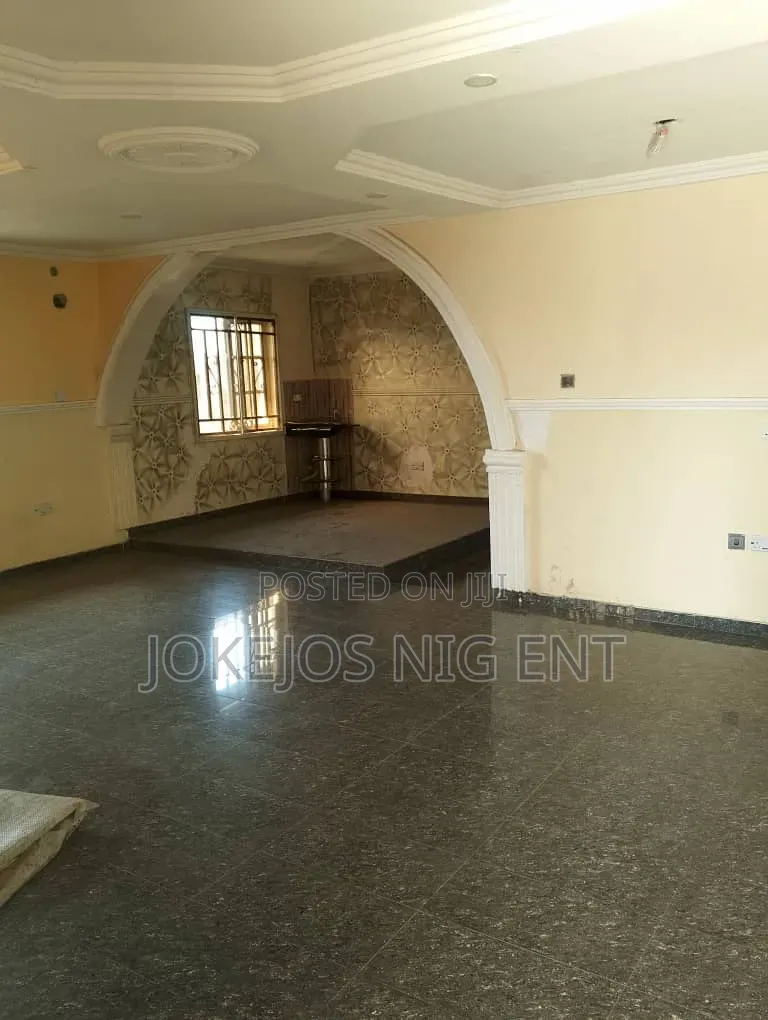 5bdrm Bungalow in Eleko Junction Ibeju for sale