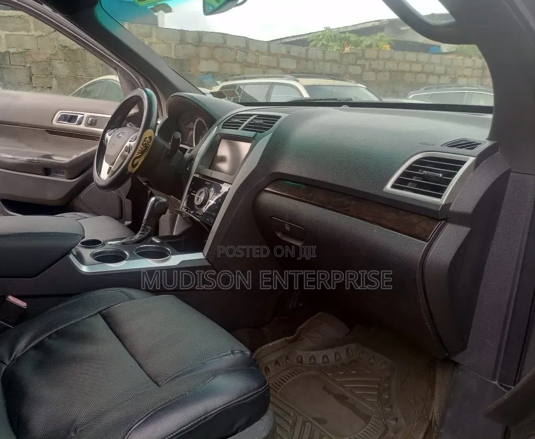 Ford Explorer Limited 4dr 4x4 (3.5L 6cyl 6A) 2012 Gray