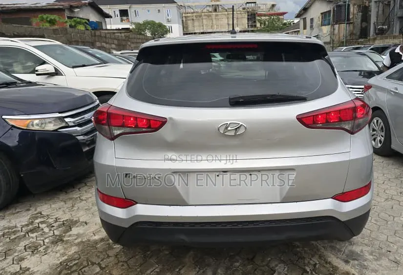 Hyundai Tucson SE FWD 2018 Silver