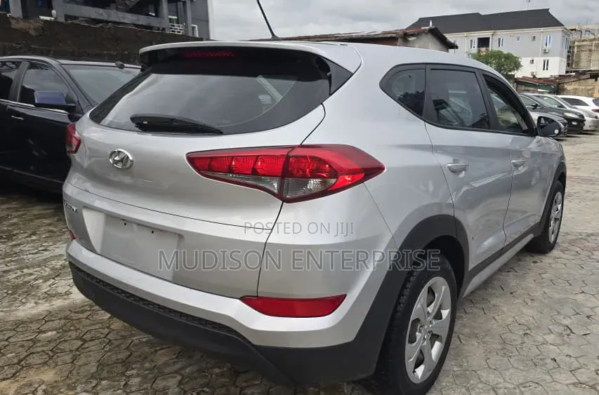 Hyundai Tucson SE FWD 2018 Silver