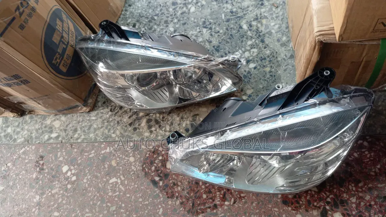 New Genuine Headlight W204 Old 2010