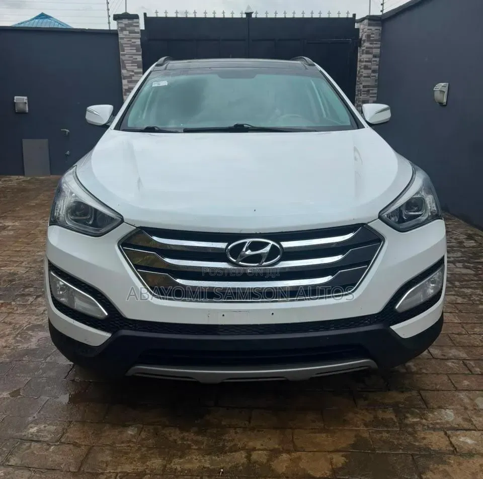 Hyundai Santa Fe 2014 White