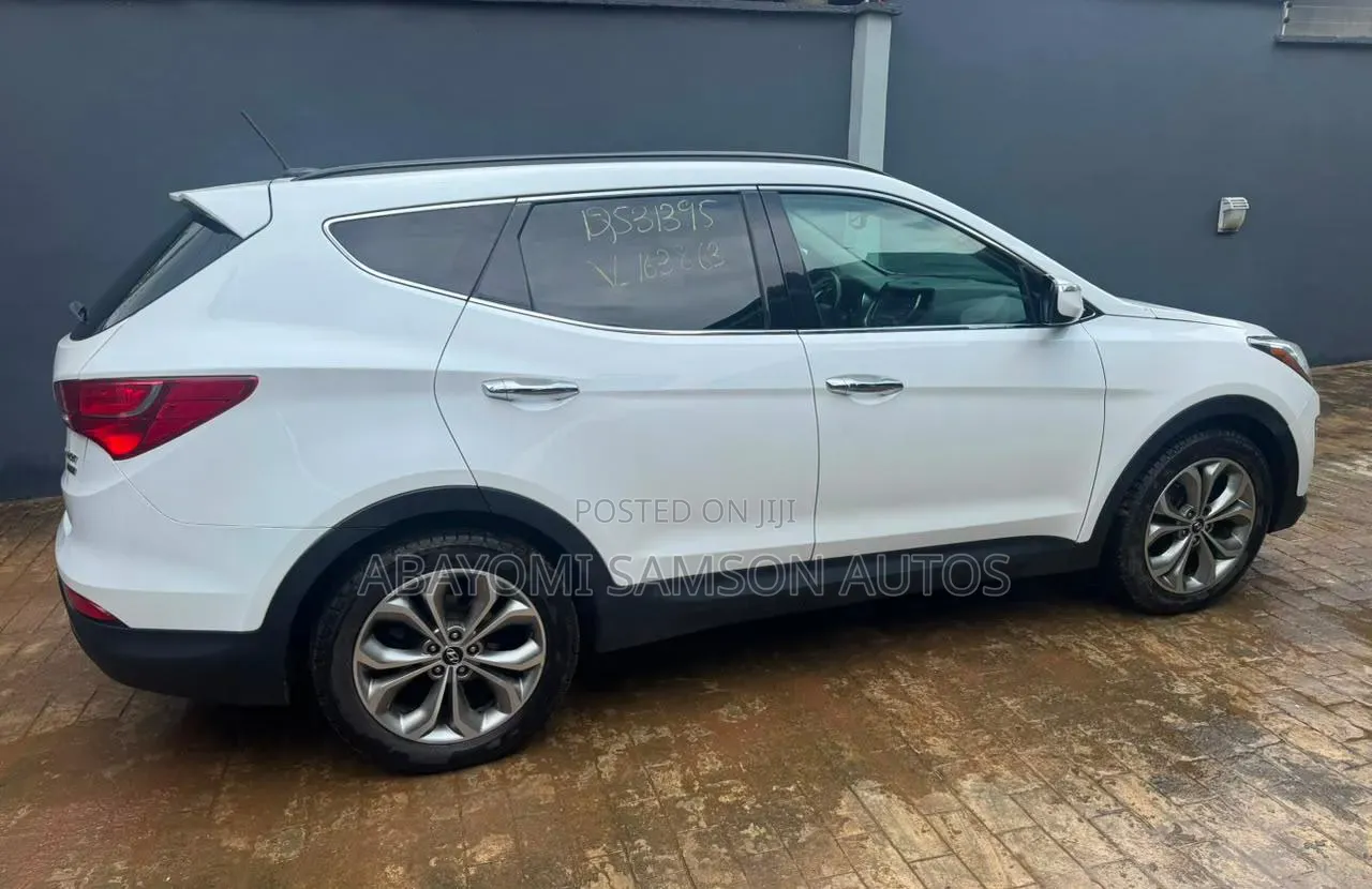 Hyundai Santa Fe 2014 White