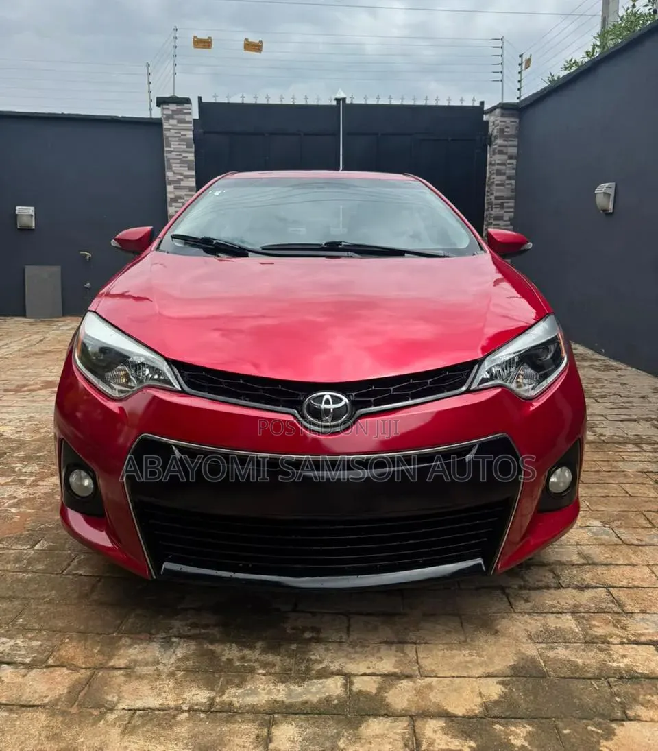 Toyota Corolla 2015 Red