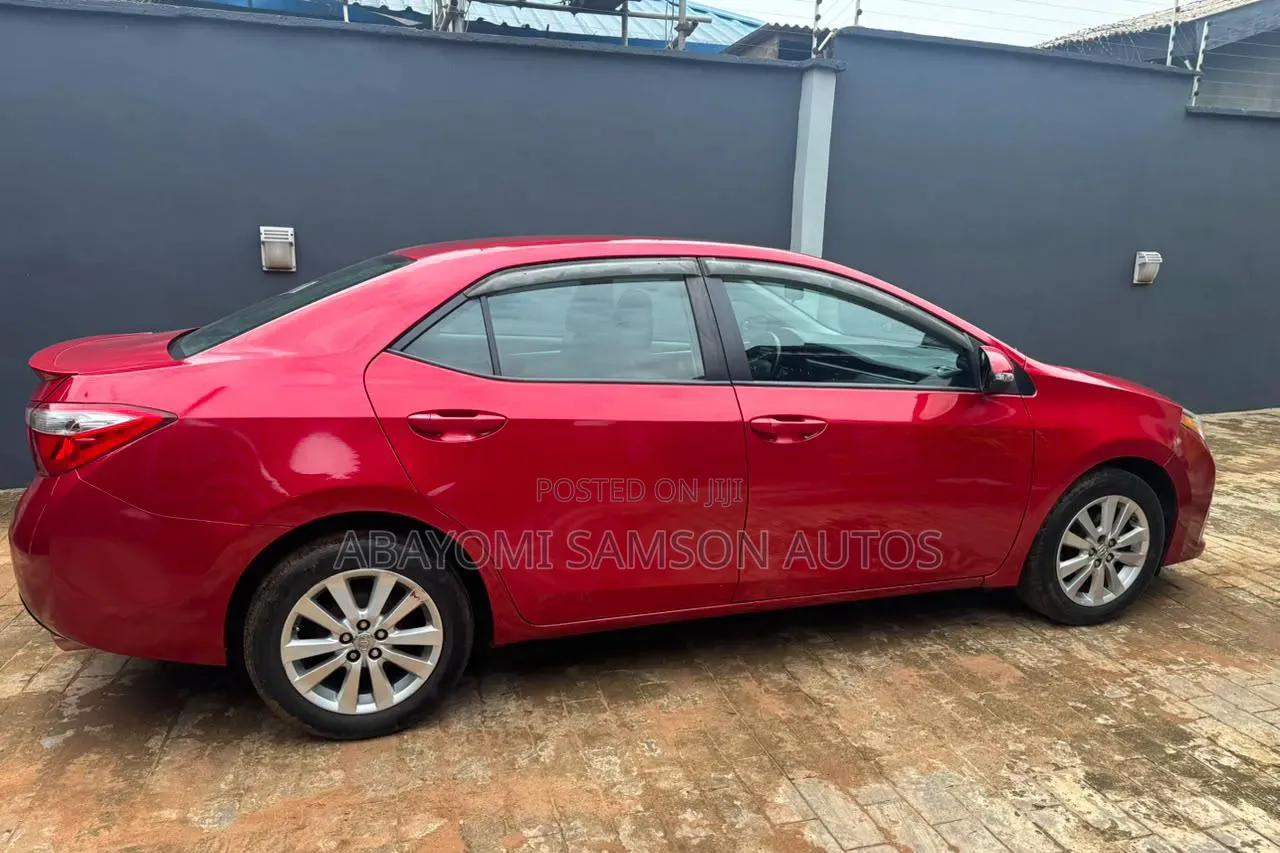 Toyota Corolla 2015 Red