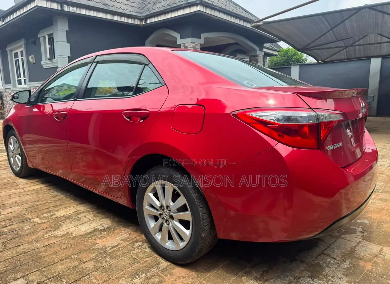 Toyota Corolla 2015 Red