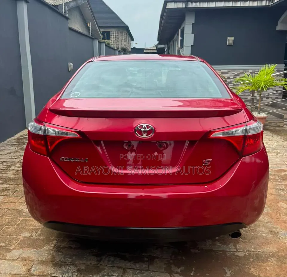 Toyota Corolla 2015 Red