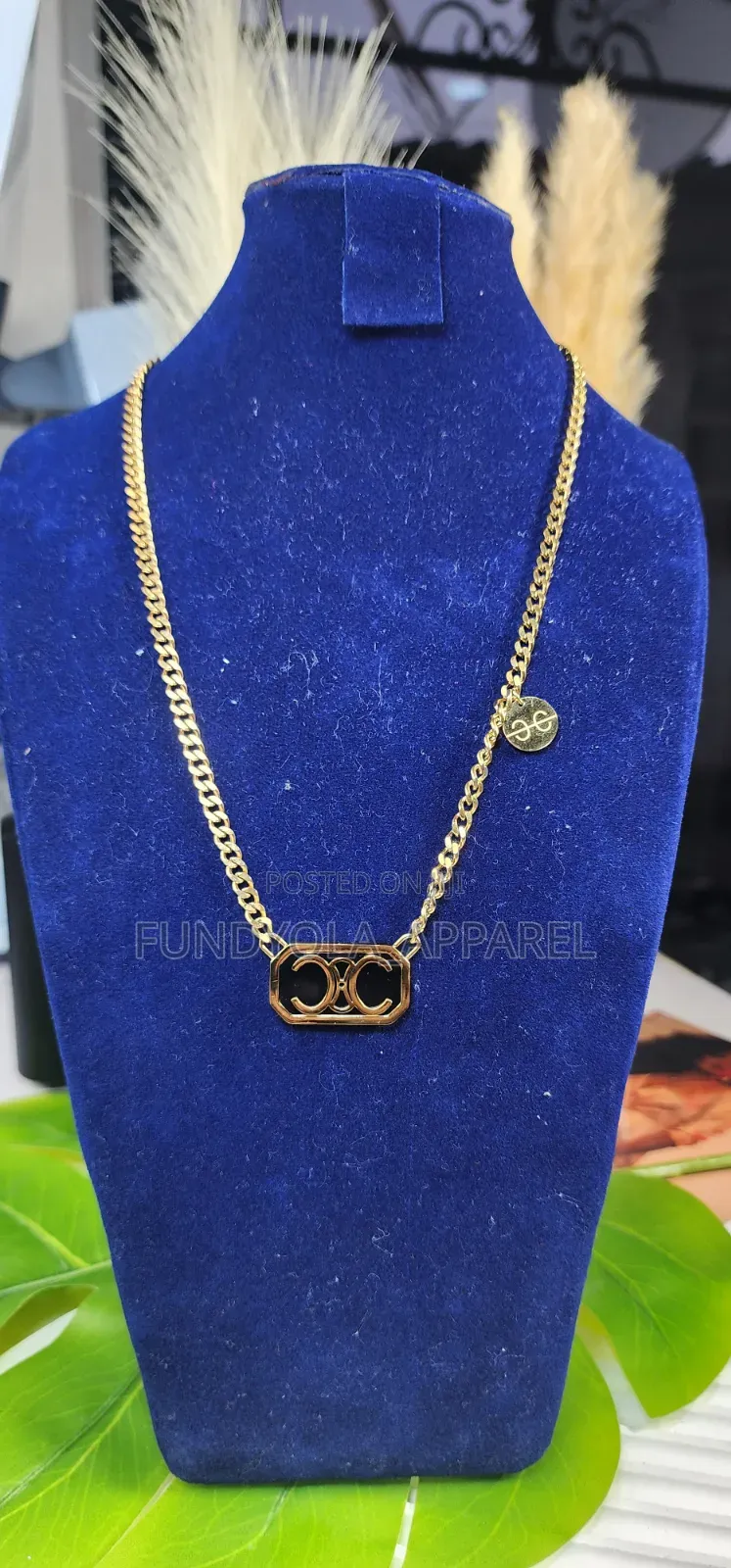 Noir Emblem Chain Necklace