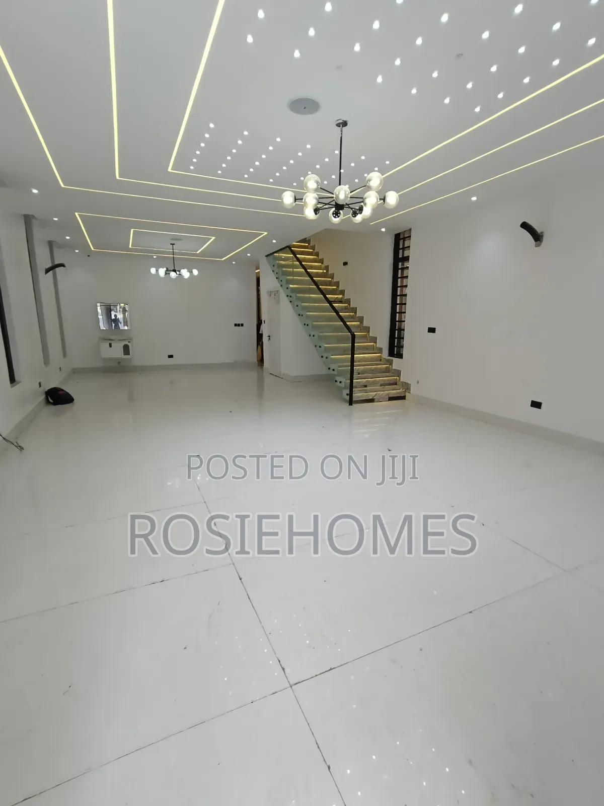 5bdrm Duplex in Ikota Gra for sale