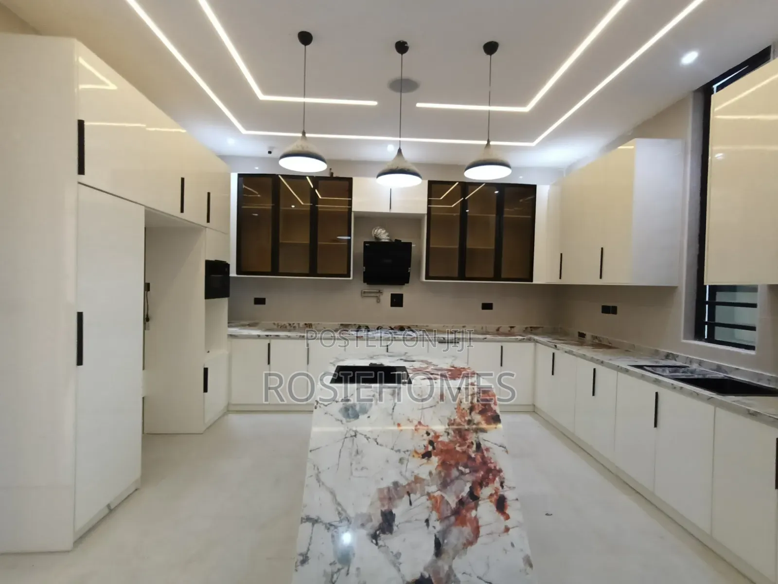 5bdrm Duplex in Ikota Gra for sale
