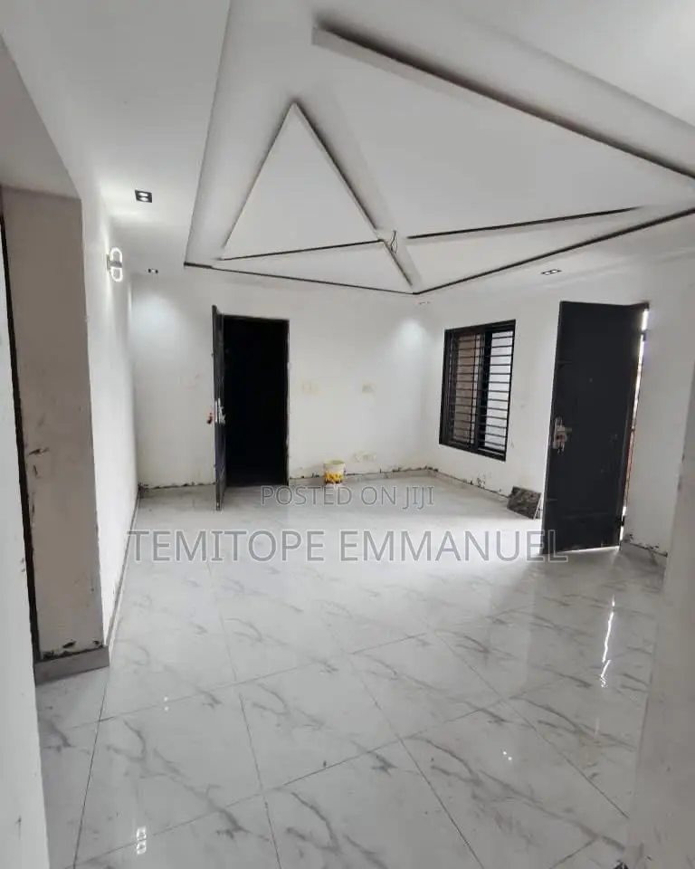 Furnished 2bdrm Apartment in Yaba for sale
