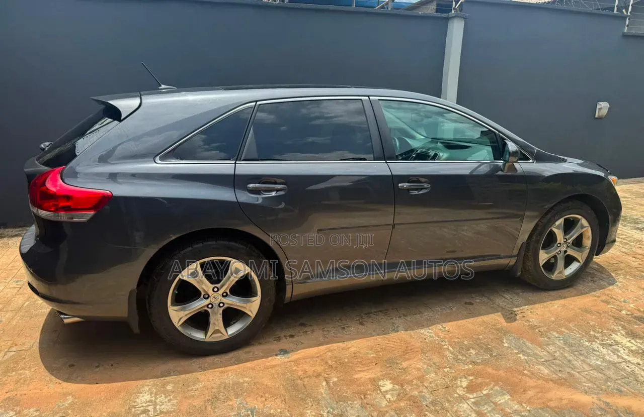 Toyota Venza 2010 Gray