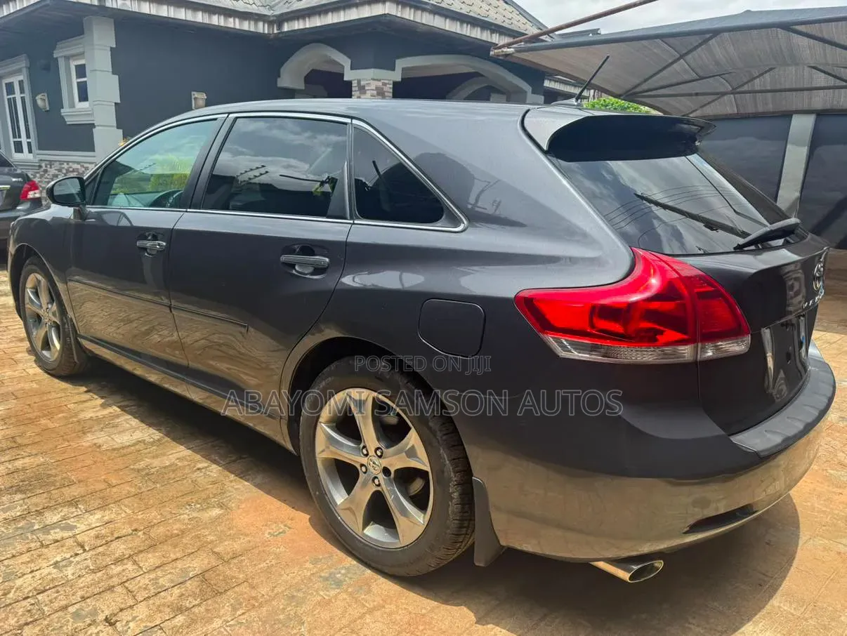 Toyota Venza 2010 Gray