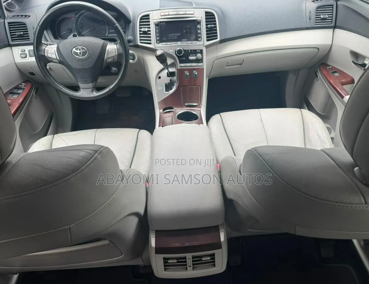 Toyota Venza 2010 Gray