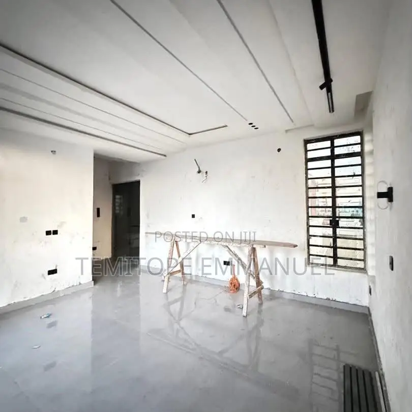 Furnished 4bdrm Duplex in Surulere for sale