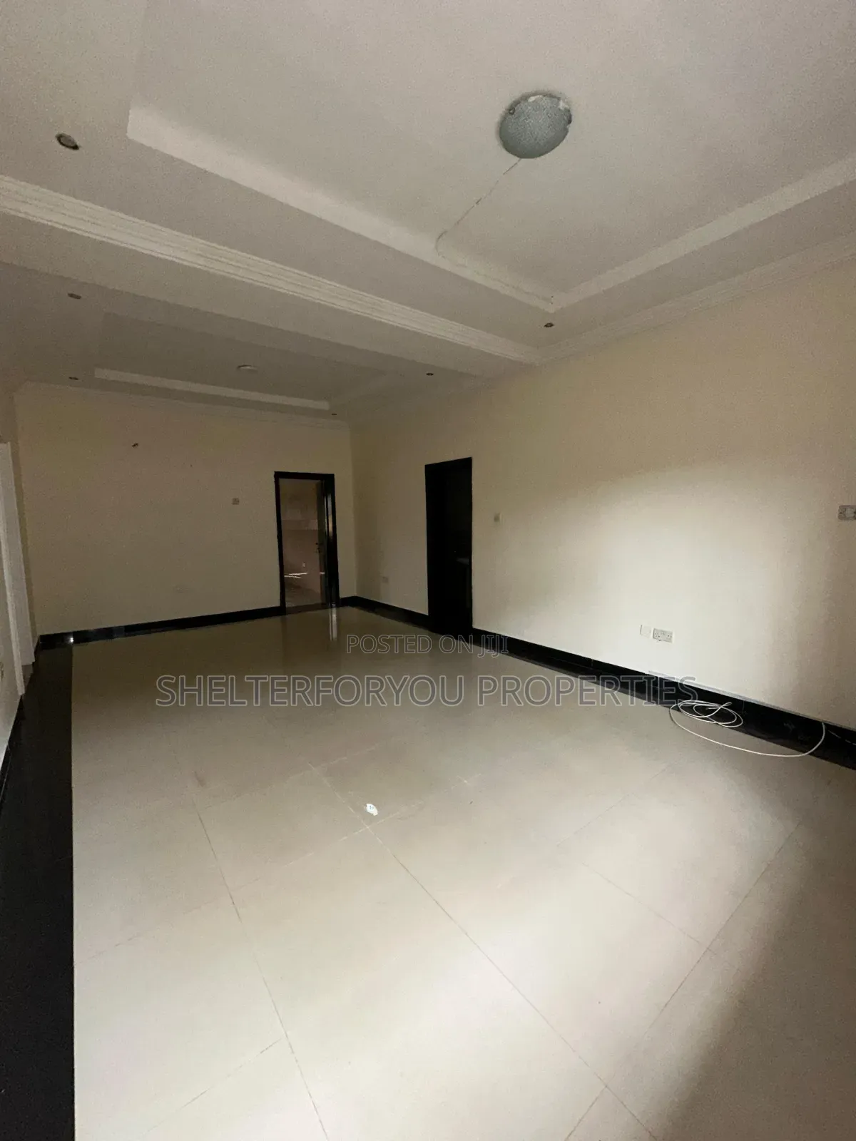 2bdrm Apartment in Lekki Phase 1 for rent