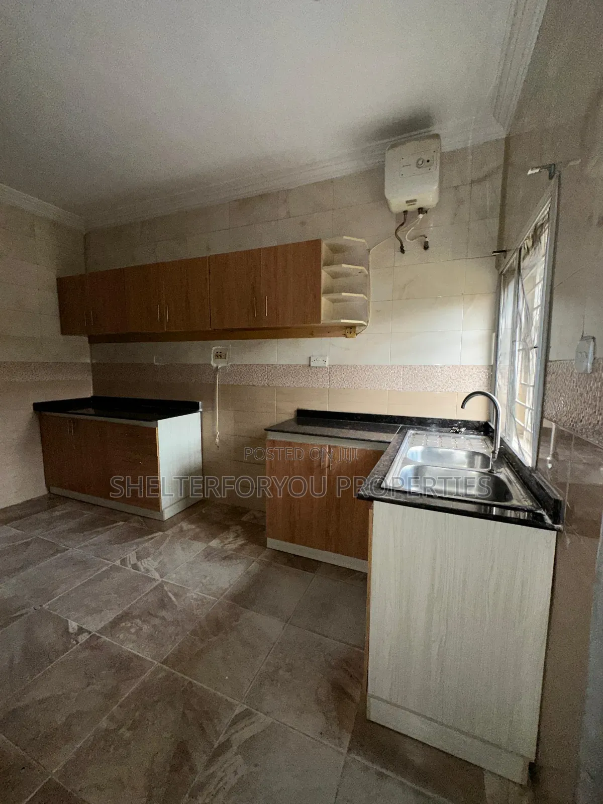 2bdrm Apartment in Lekki Phase 1 for rent