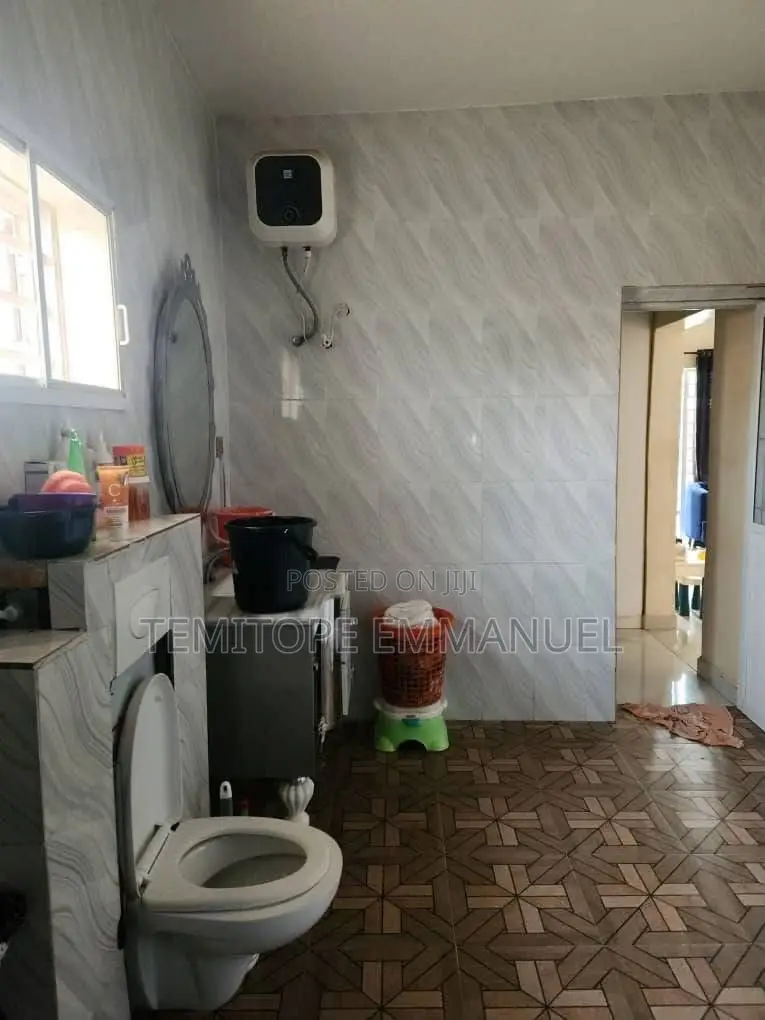 Furnished 6bdrm Duplex in Egbeda for sale