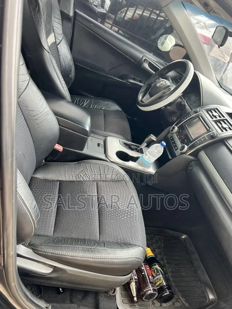 Toyota Camry SE 4dr Sedan (2.5L 4cyl 6A) 2013 Gray