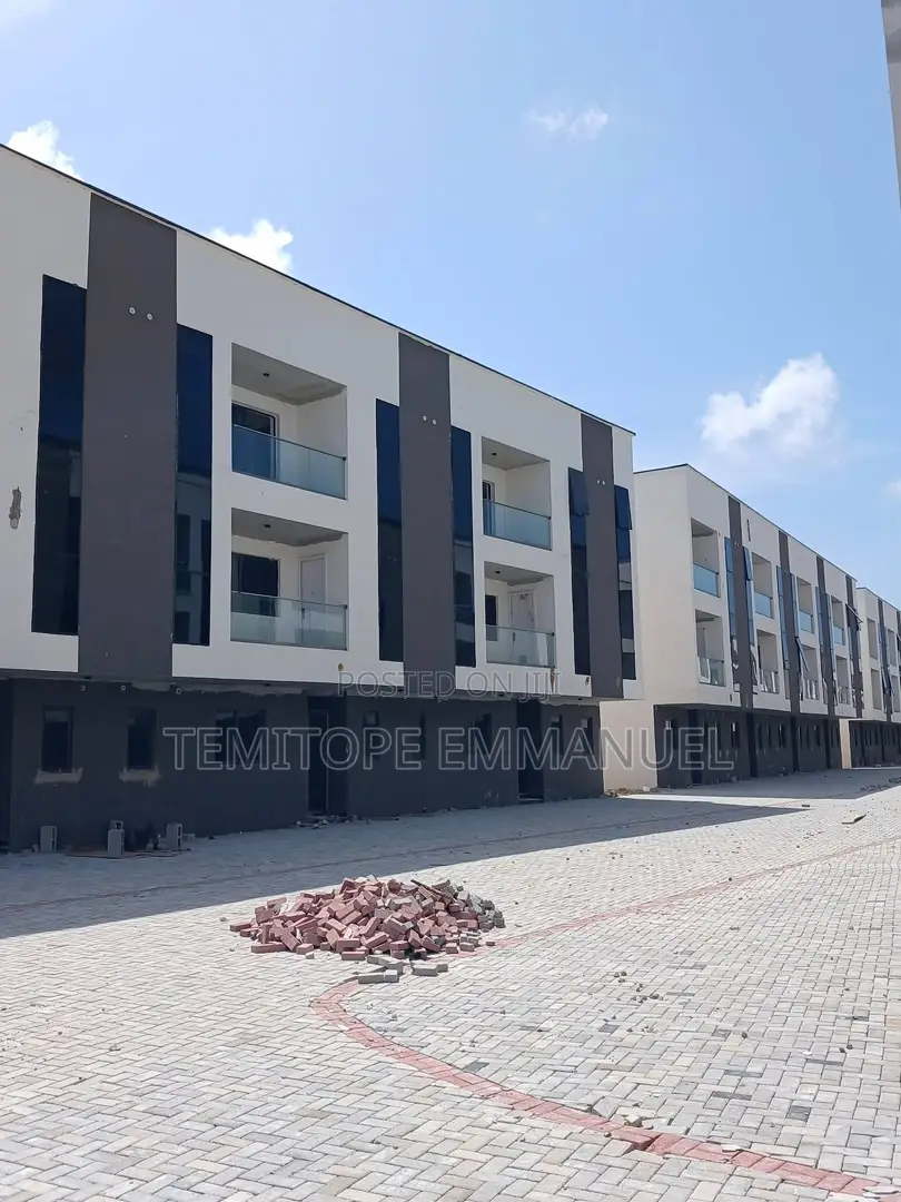 Furnished 4bdrm Duplex in Lekki for sale