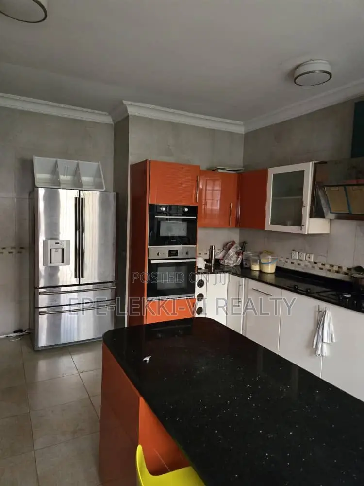 6bdrm Duplex in Lekki for rent