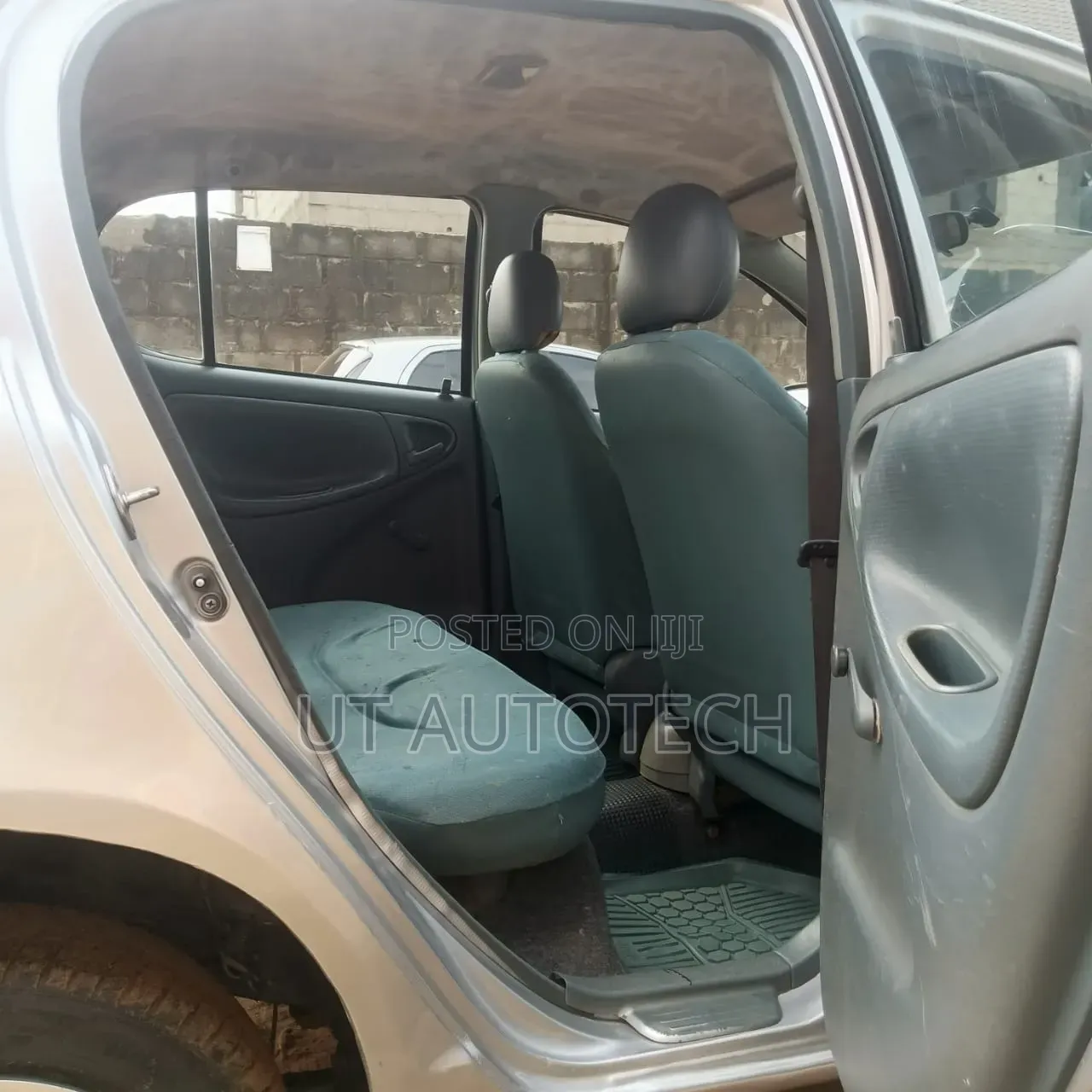 Toyota Yaris 1.4 2002 Silver