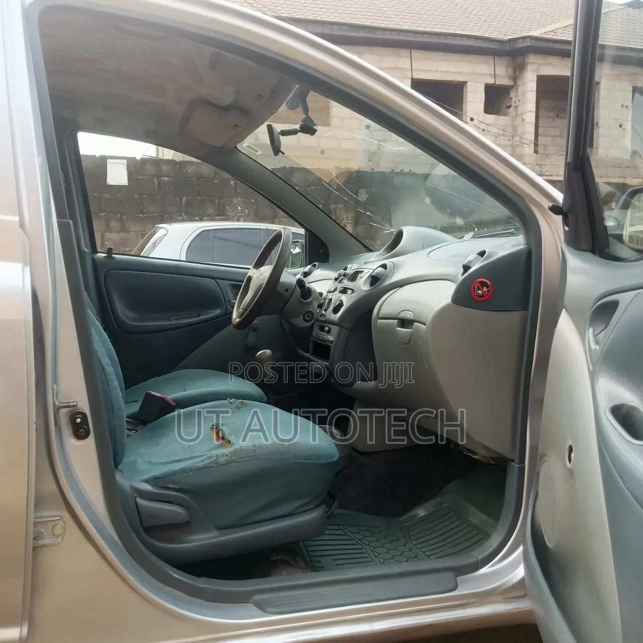 Toyota Yaris 1.4 2002 Silver