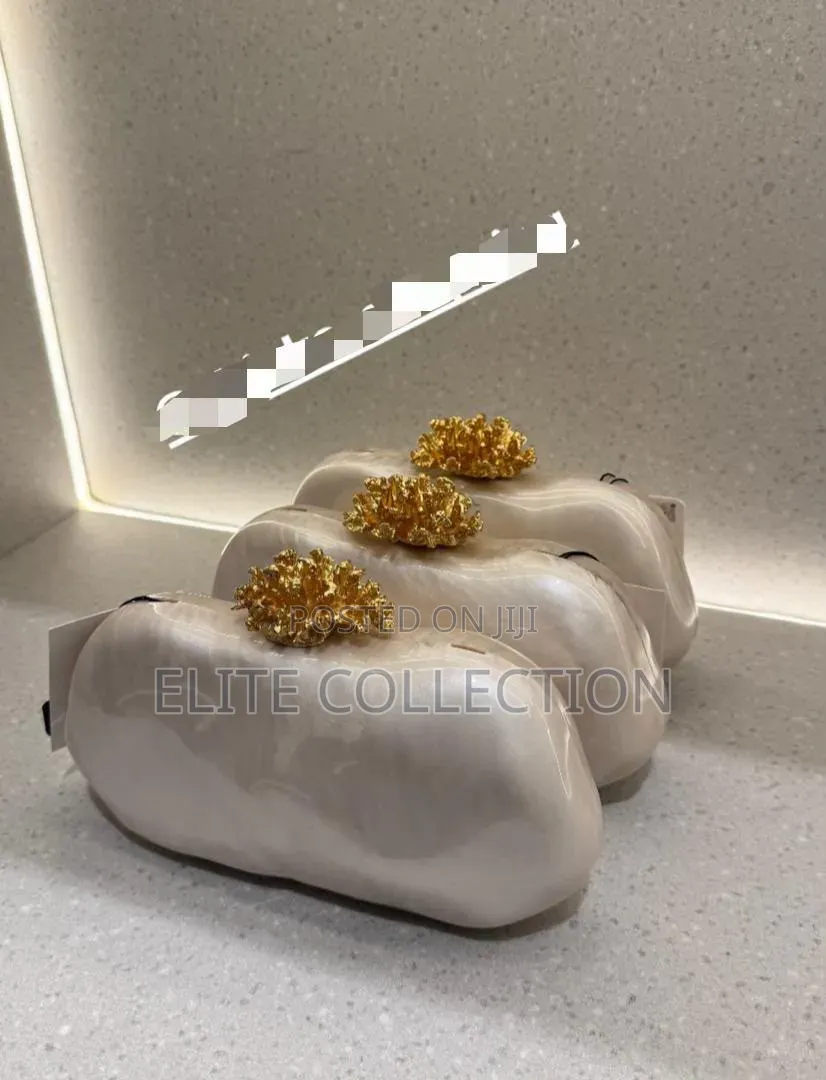 Pearlescent Gold Clasp Clutch .Comes With Box Longer Chain