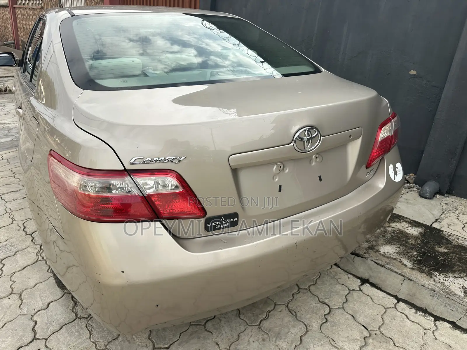 Toyota Camry LE 4dr Sedan (2.4L 4cyl 5A) 2009 Gold