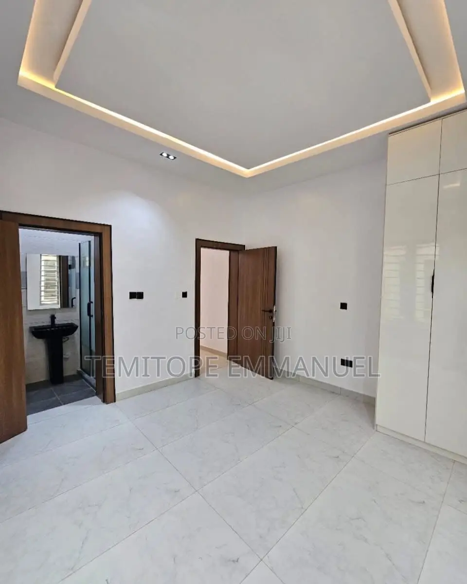Furnished 5bdrm Duplex in Omole Phase 1 for sale