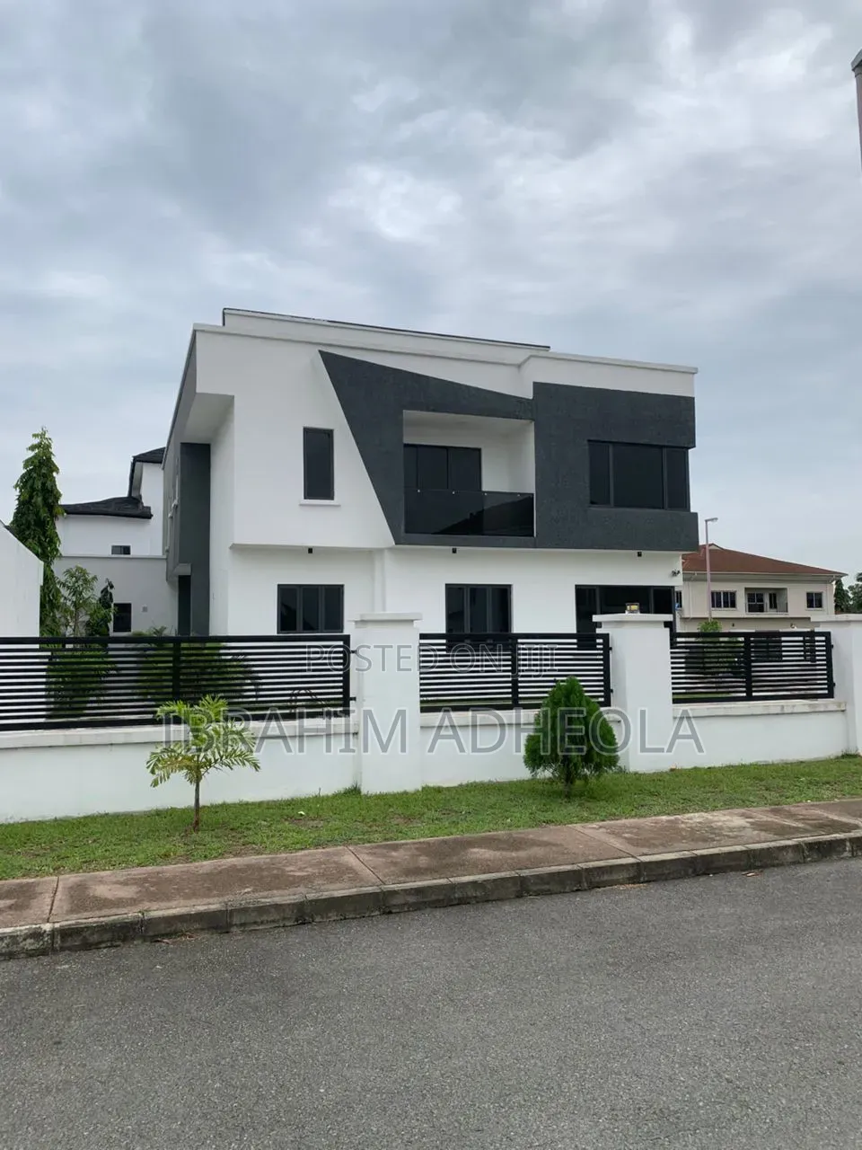4bdrm Duplex in Royal Garden Estate, Off Lekki-Epe Expressway for sale