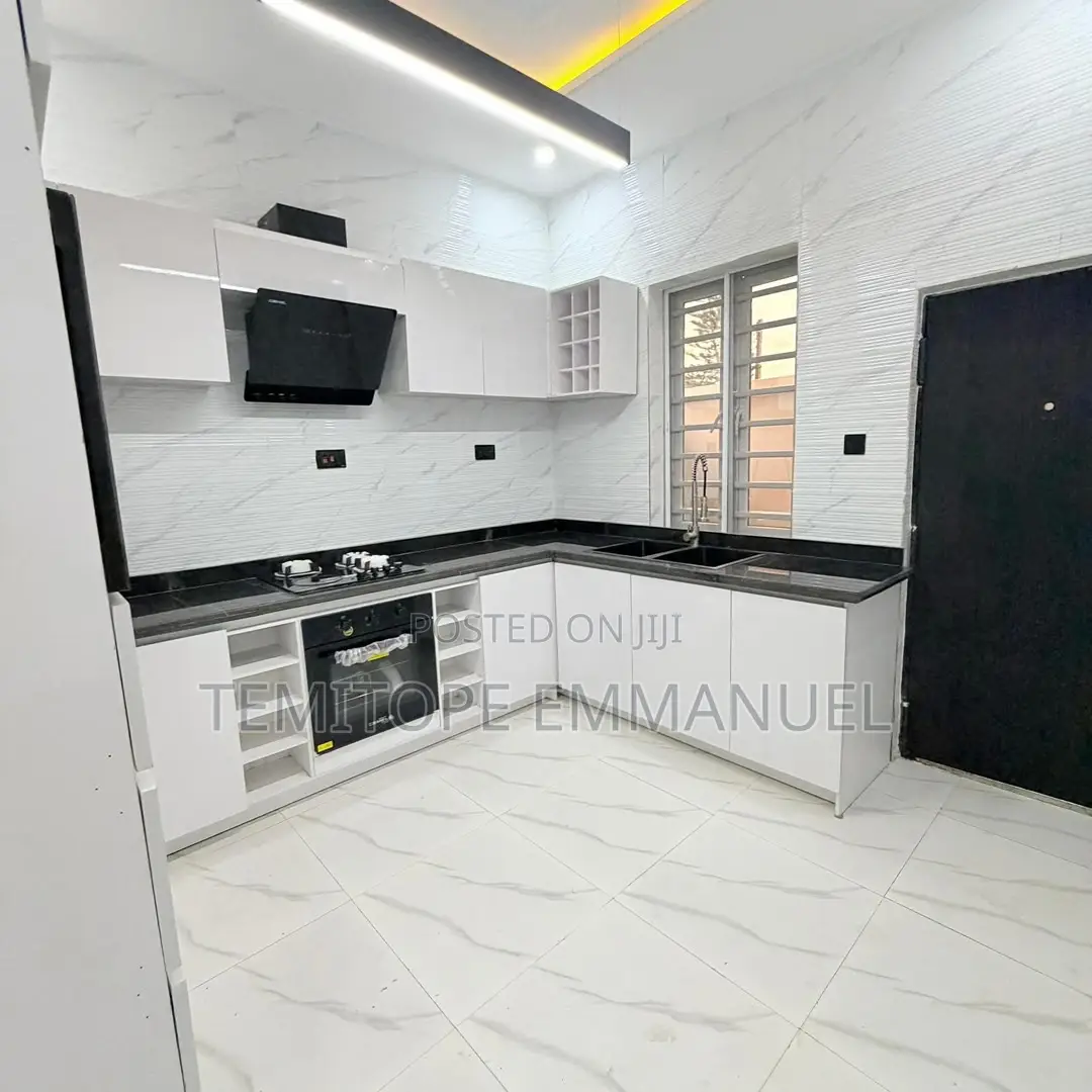 Furnished 3bdrm Duplex in Gbagada for sale
