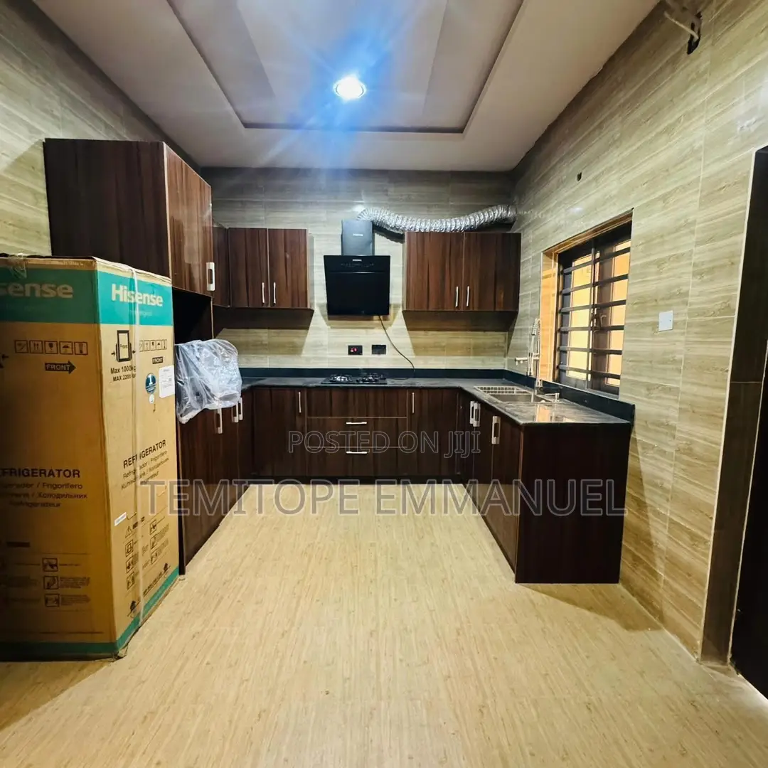 Furnished 4bdrm Duplex in Gbagada for sale