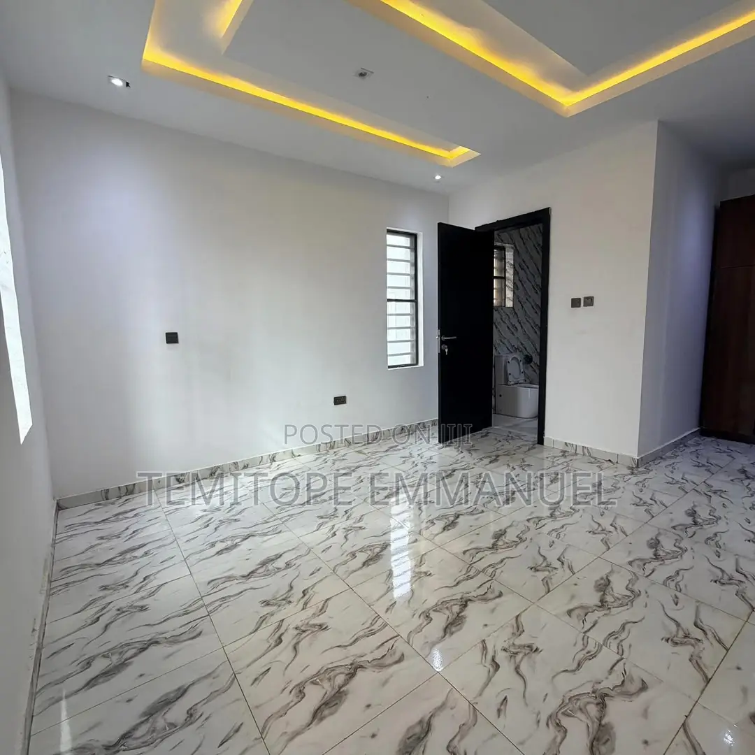 Furnished 4bdrm Duplex in GRA Phase 1 for sale
