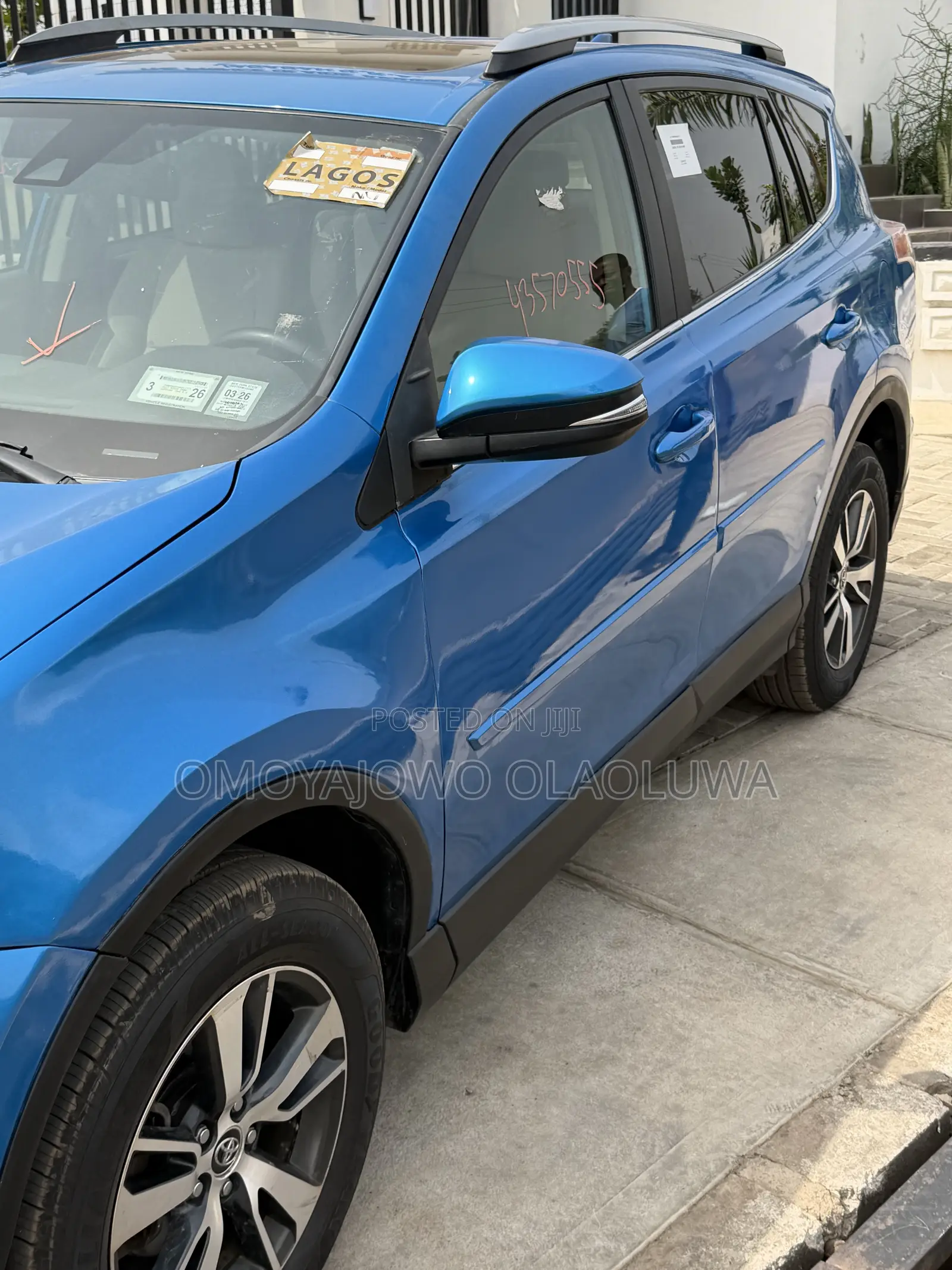 Toyota RAV4 XLE AWD (2.5L 4cyl 6A) 2017 Blue
