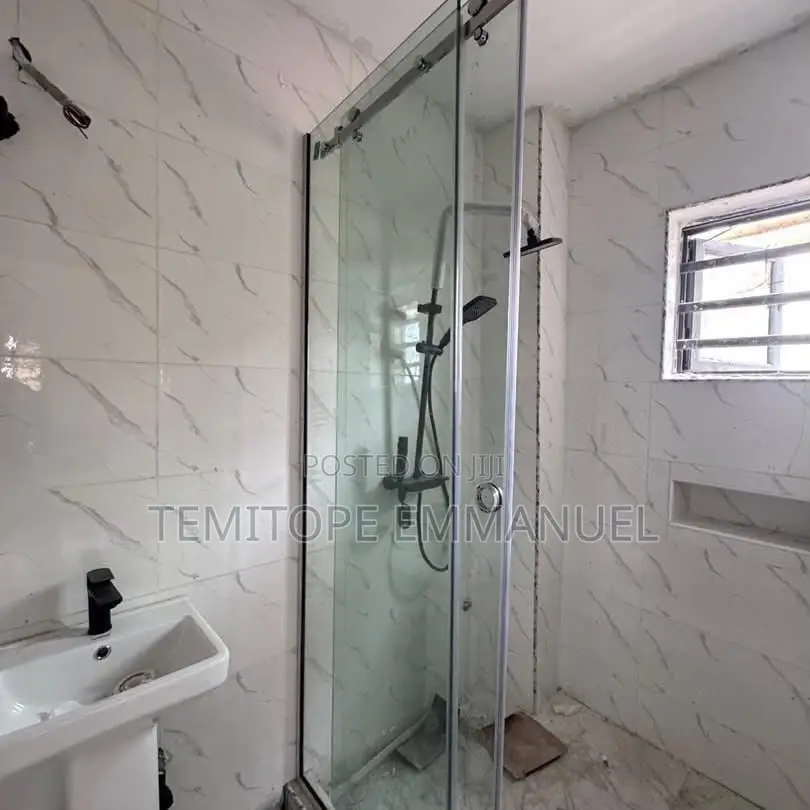 Furnished 2bdrm Apartment in Surulere for sale