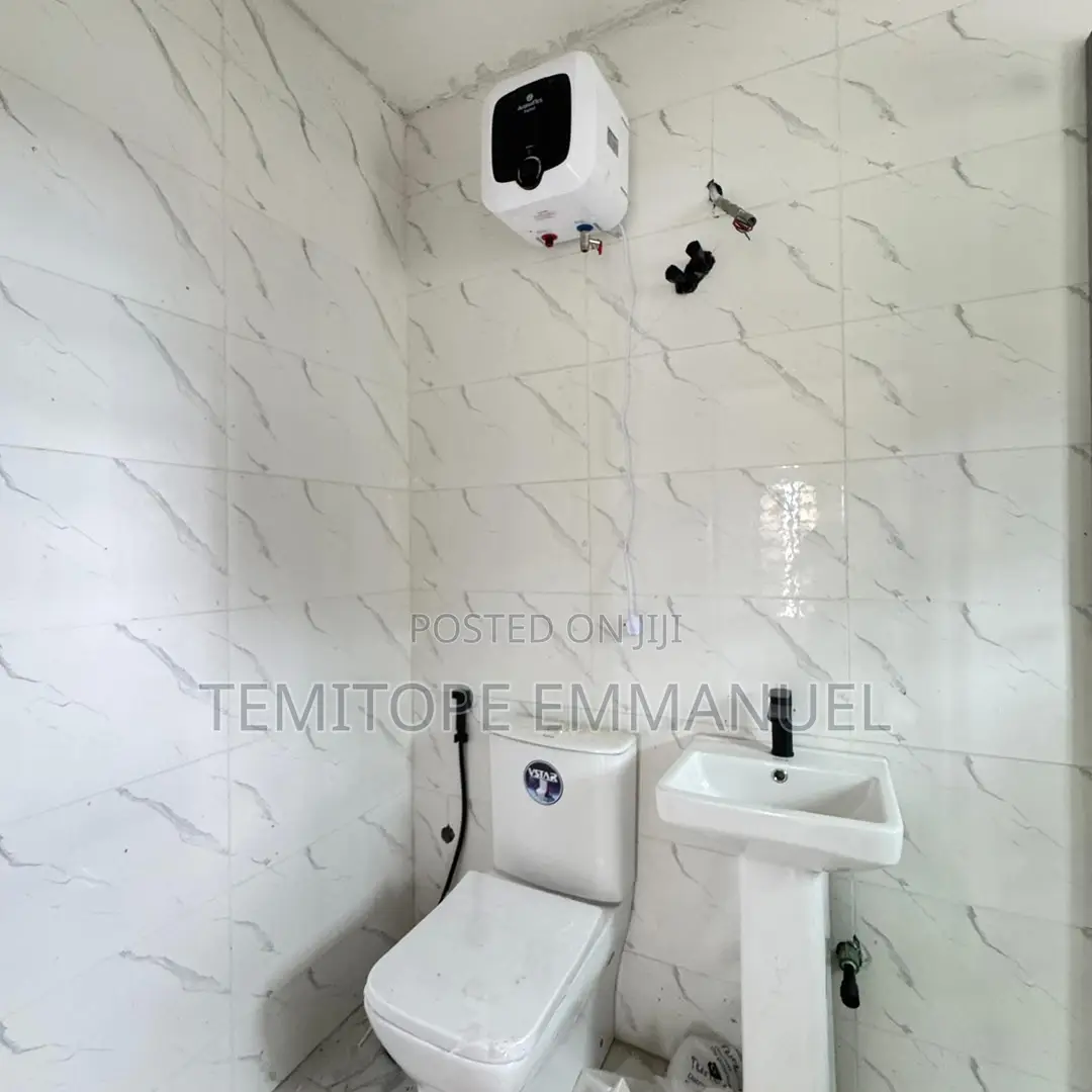 Furnished 2bdrm Apartment in Surulere for sale
