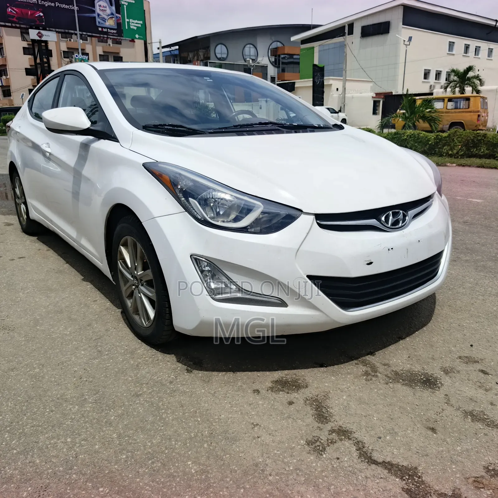 Hyundai Elantra 2011 White