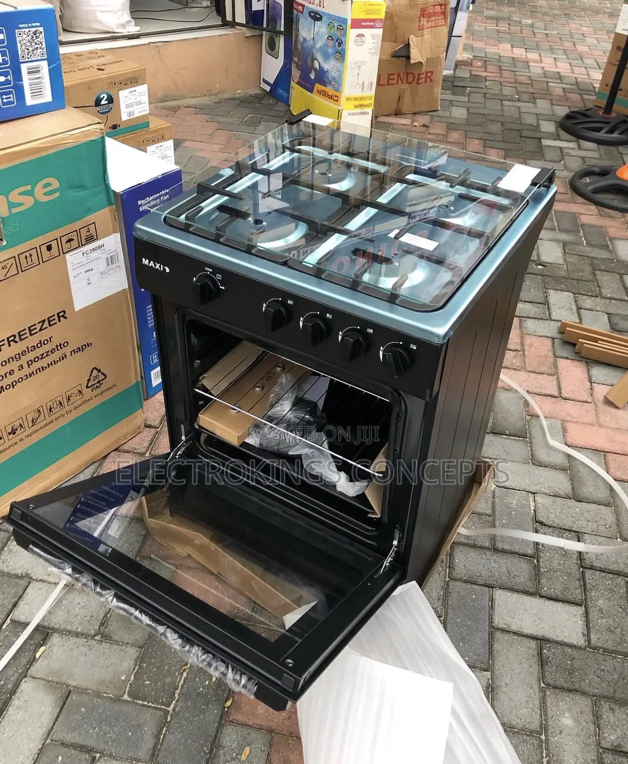 Premium Maxi 60x60 Black Glass 4 Burner Gas Stove With Auto Ignition