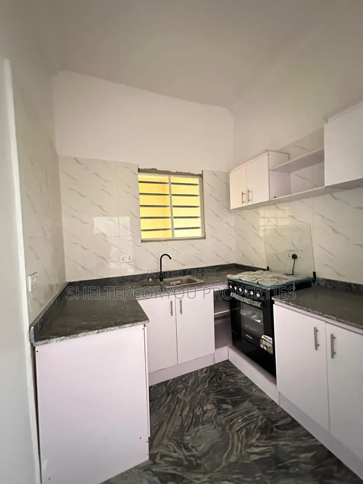 2bdrm Apartment in Lekki Phase 1 for rent