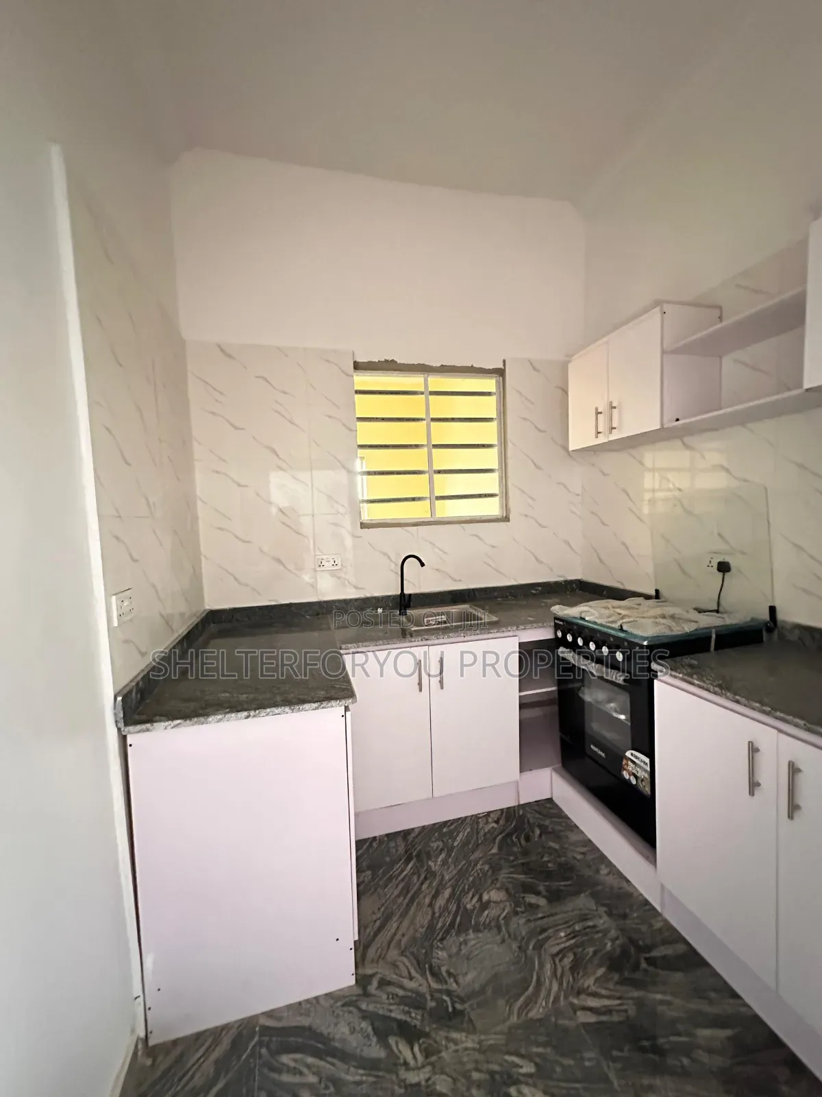 2bdrm Apartment in Lekki Phase 1 for rent