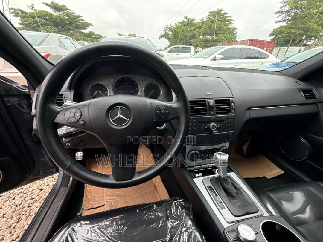 Mercedes-Benz C300 Luxury Sedan AWD (3.0L 6cyl 7A) 2008 Gray