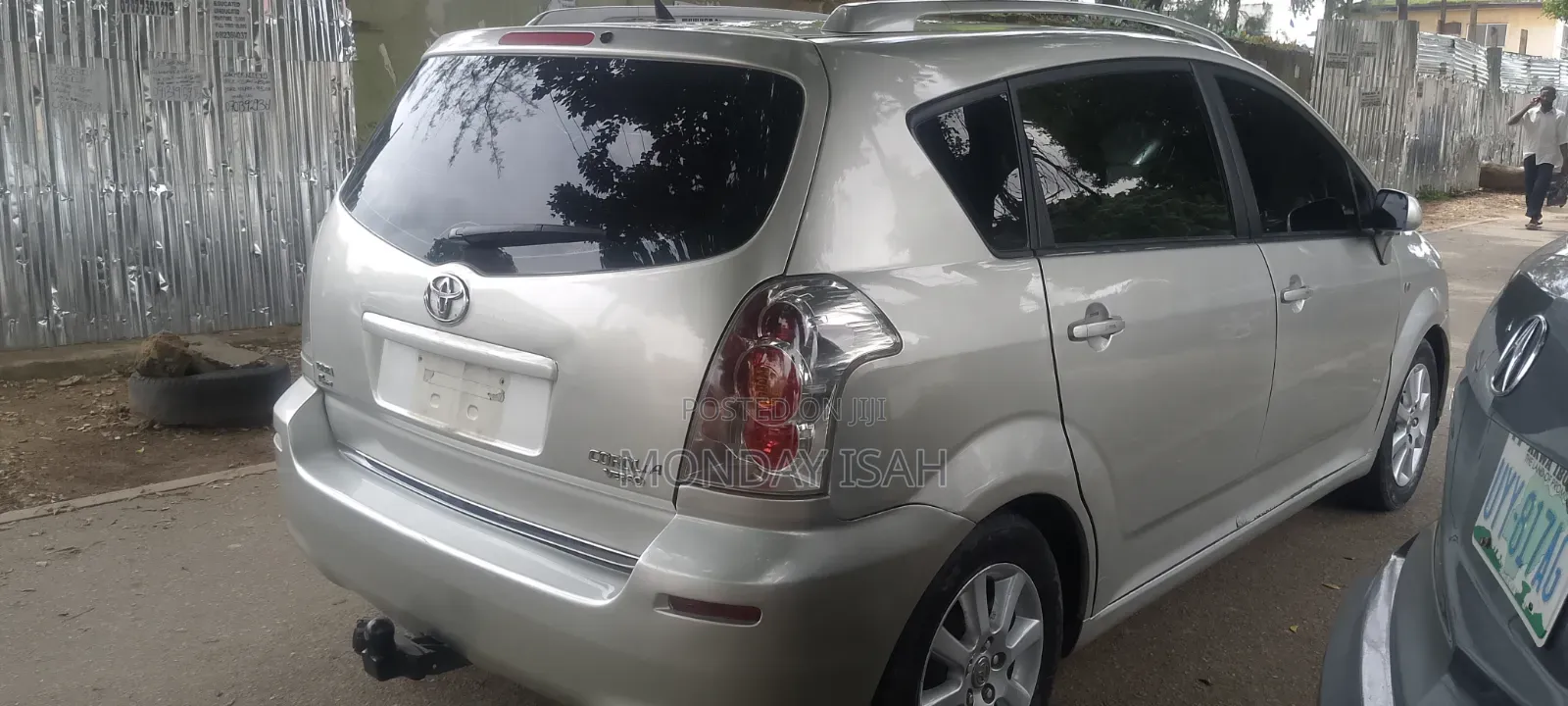Toyota Verso 2009 Silver