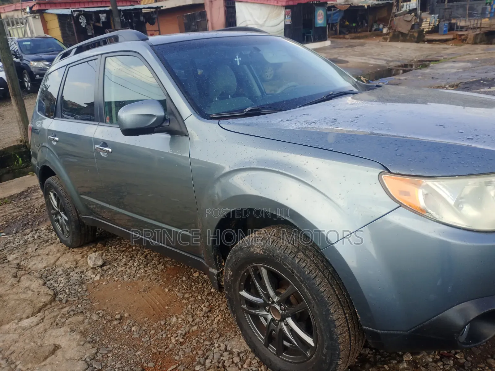 Subaru DL 2011 Green