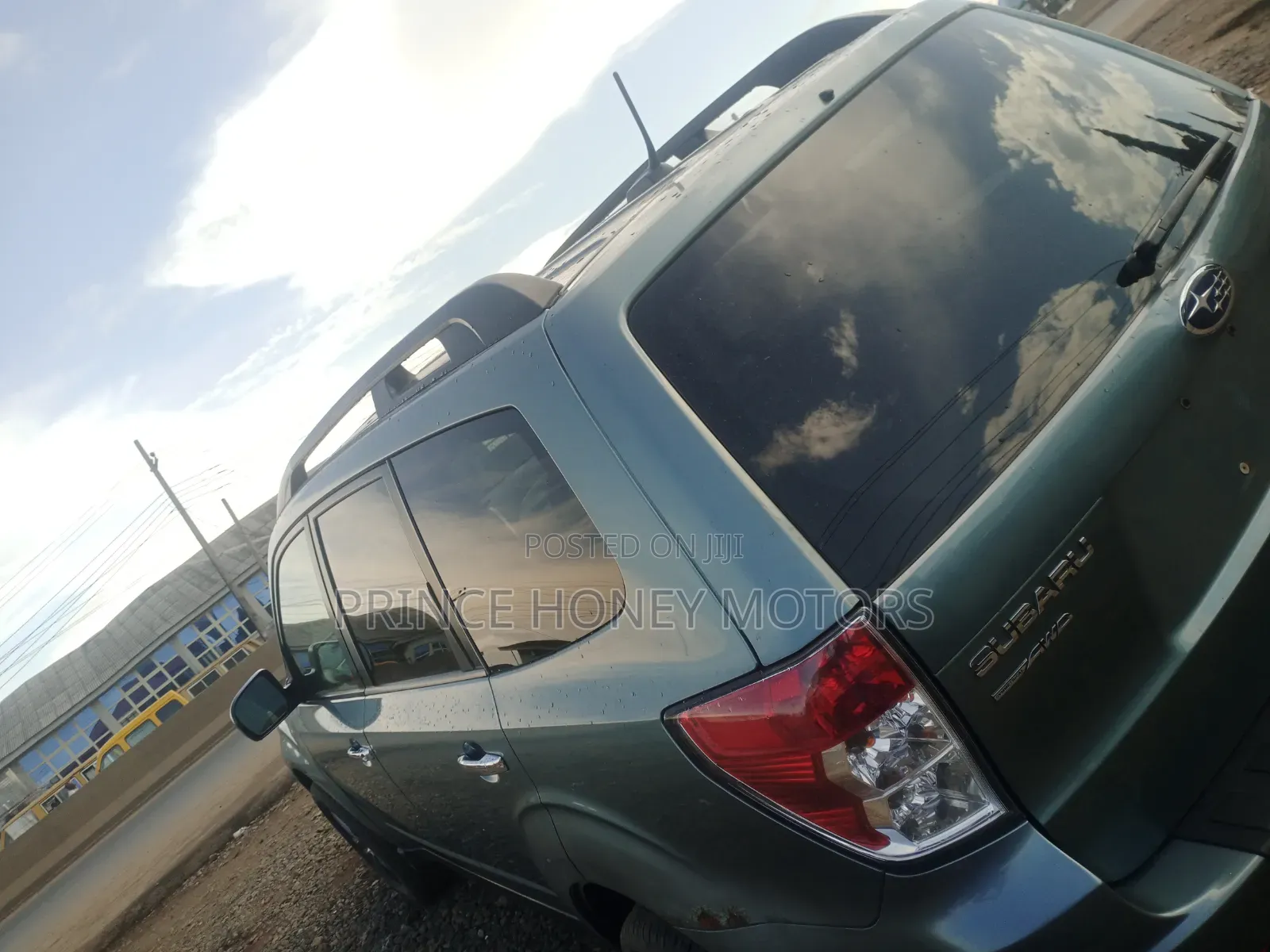 Subaru DL 2011 Green