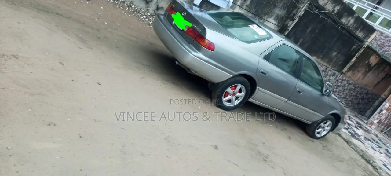 Toyota Camry CE 4dr Sedan (2.2L 4cyl 5M) 2001
