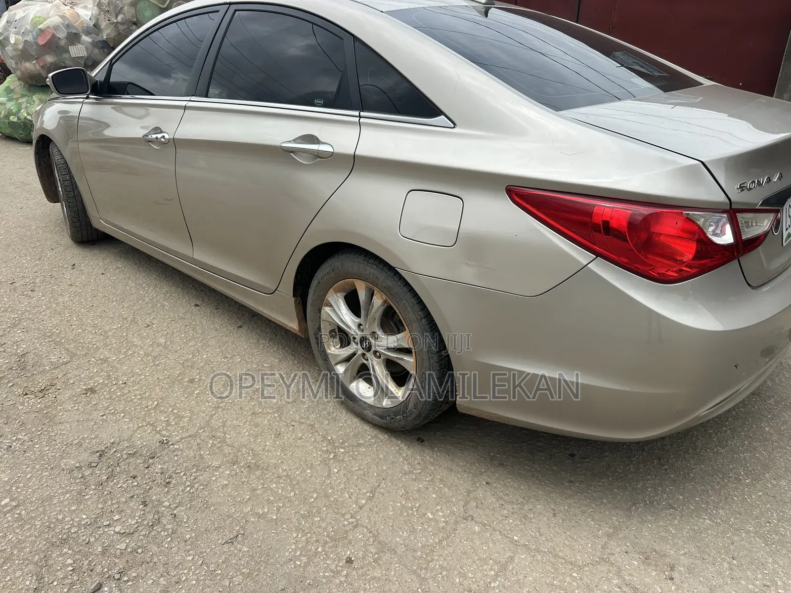 Hyundai Sonata Limited Sedan FWD (2.4L 4cyl 5A) 2010 Gold