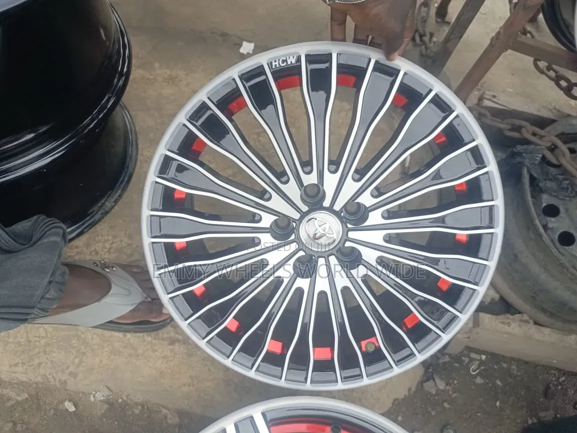 2018 Toyota Corolla Alloyed Rim Design in Style